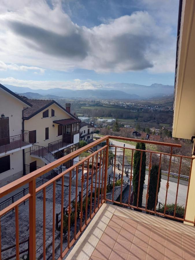 Apartamento Il Nido Castel Di Sangro Exterior foto