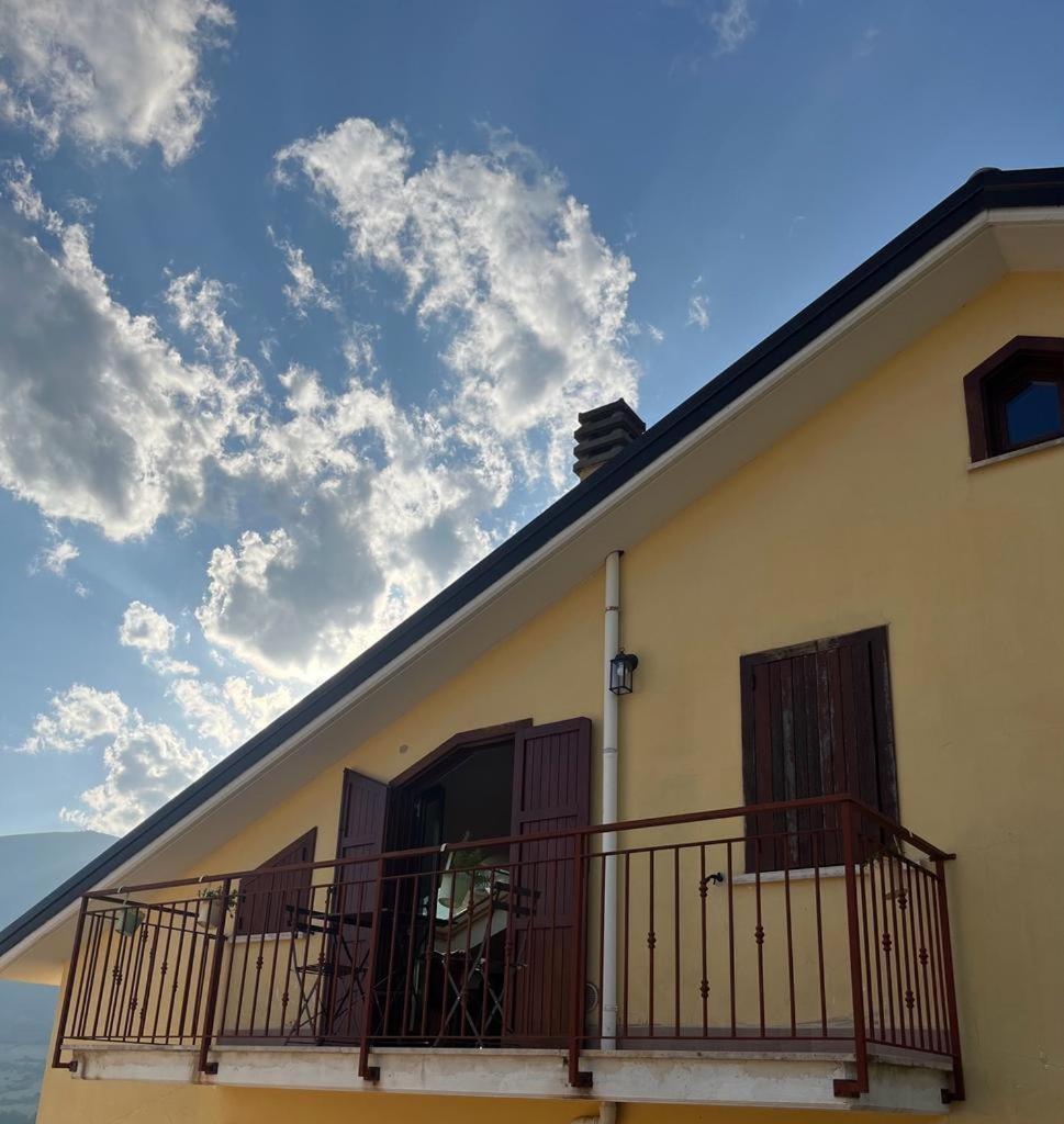 Apartamento Il Nido Castel Di Sangro Exterior foto