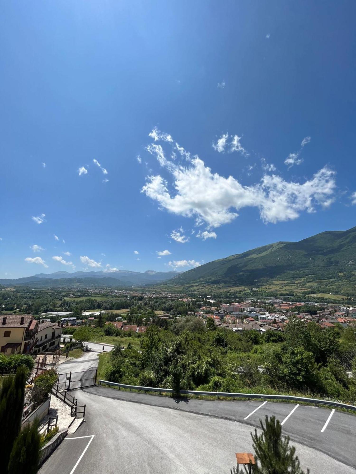 Apartamento Il Nido Castel Di Sangro Exterior foto