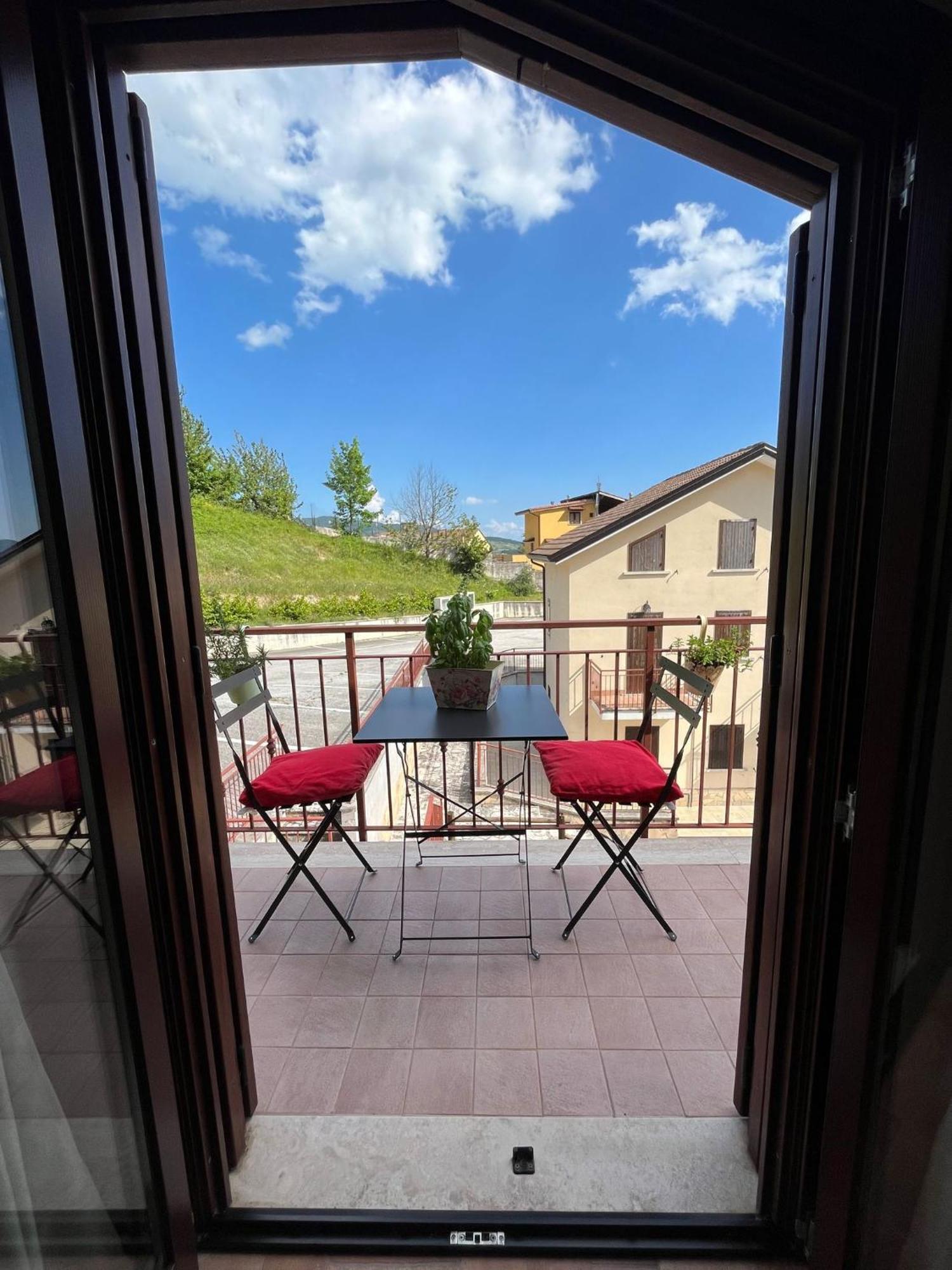 Apartamento Il Nido Castel Di Sangro Exterior foto